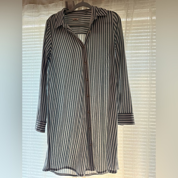 Faherty Dresses & Skirts - Faherty Blue and White Striped Midi Dress